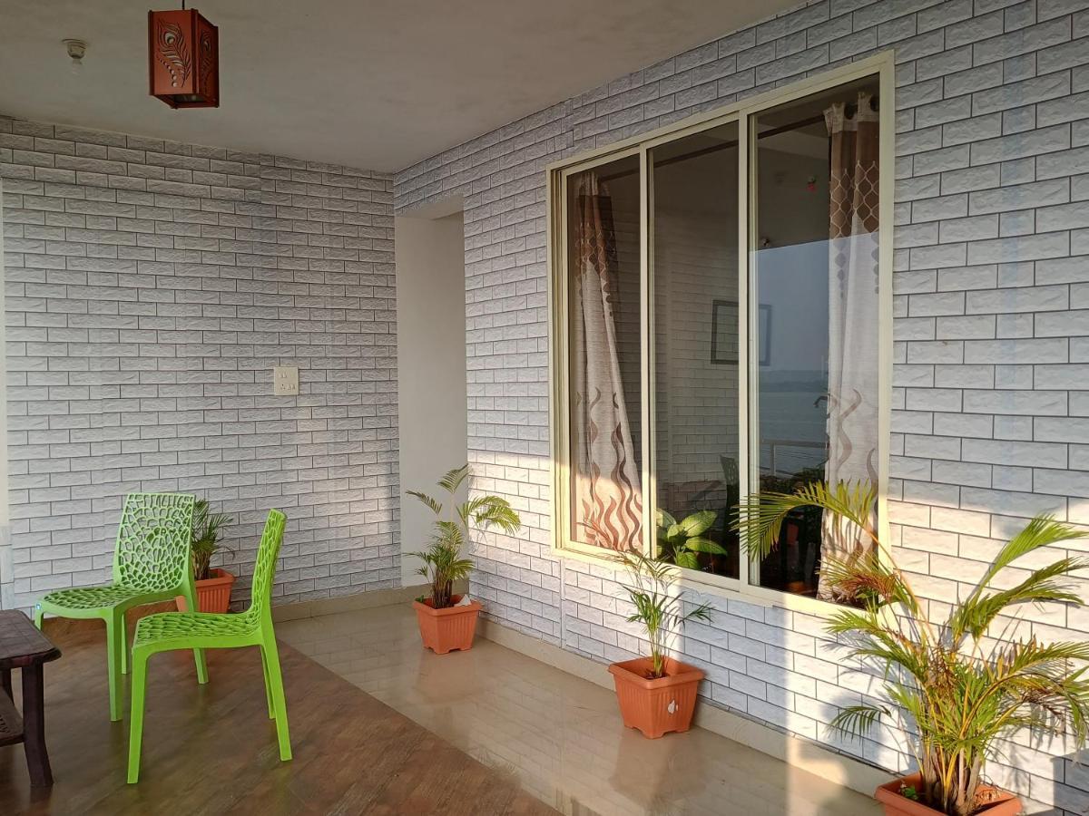 Gs Home On The Bay - Super Sea View Glass Studio Apartment Vagator Bagian luar foto