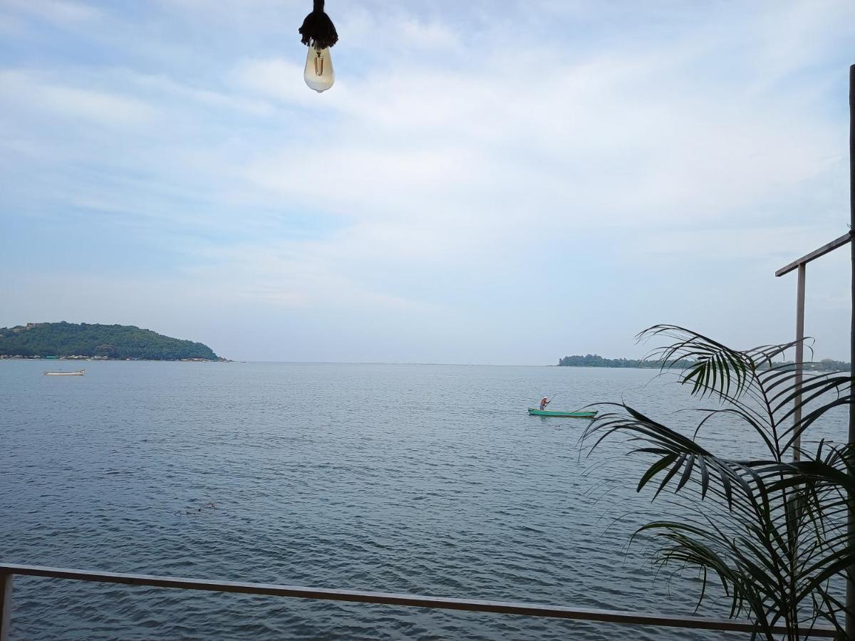 Gs Home On The Bay - Super Sea View Glass Studio Apartment Vagator Bagian luar foto