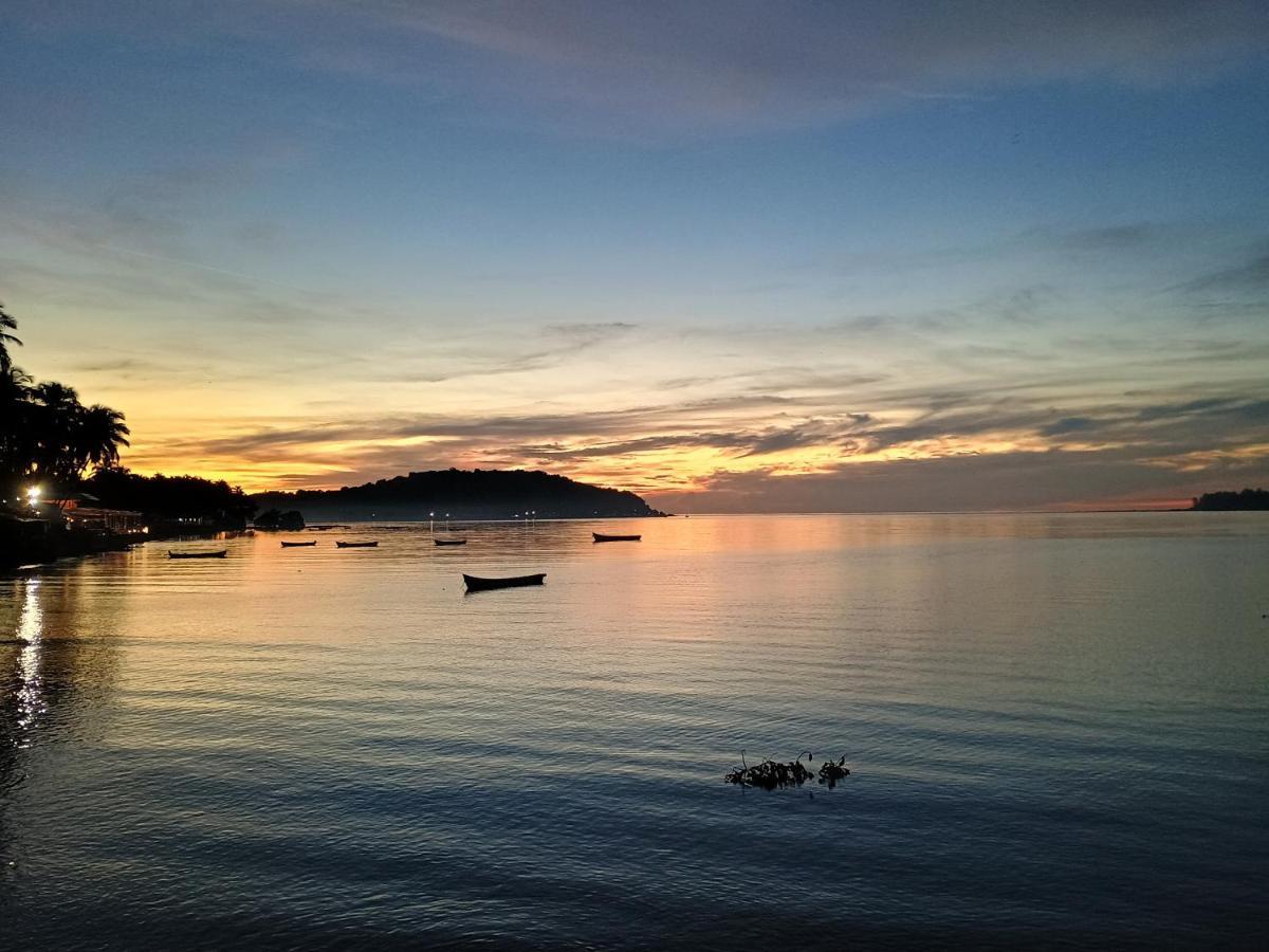 Gs Home On The Bay - Super Sea View Glass Studio Apartment Vagator Bagian luar foto