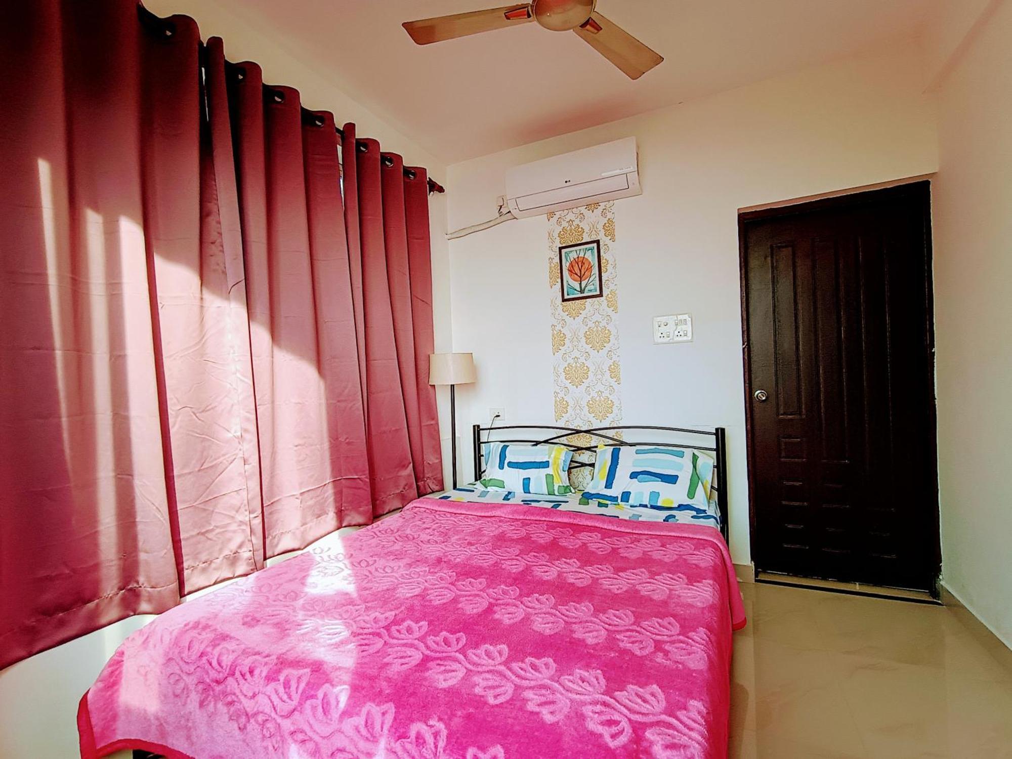 Gs Home On The Bay - Super Sea View Glass Studio Apartment Vagator Bagian luar foto